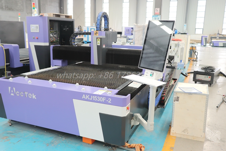 AccTek Metal And Non-metal Mat - Fiber Laser Cutting Machine avis et prix
