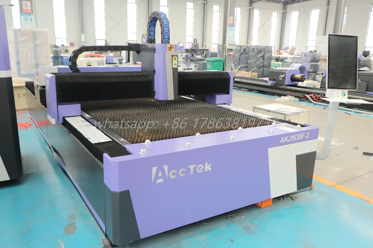 AccTek Metal And Non-metal Mat - Fiber Laser Cutting Machine avis et prix